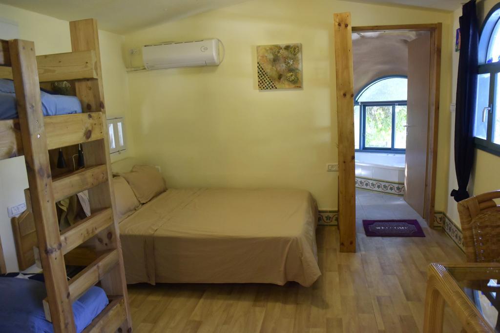 Dutch Farm Israel Bed & Breakfast Sede Zevi Dış mekan fotoğraf